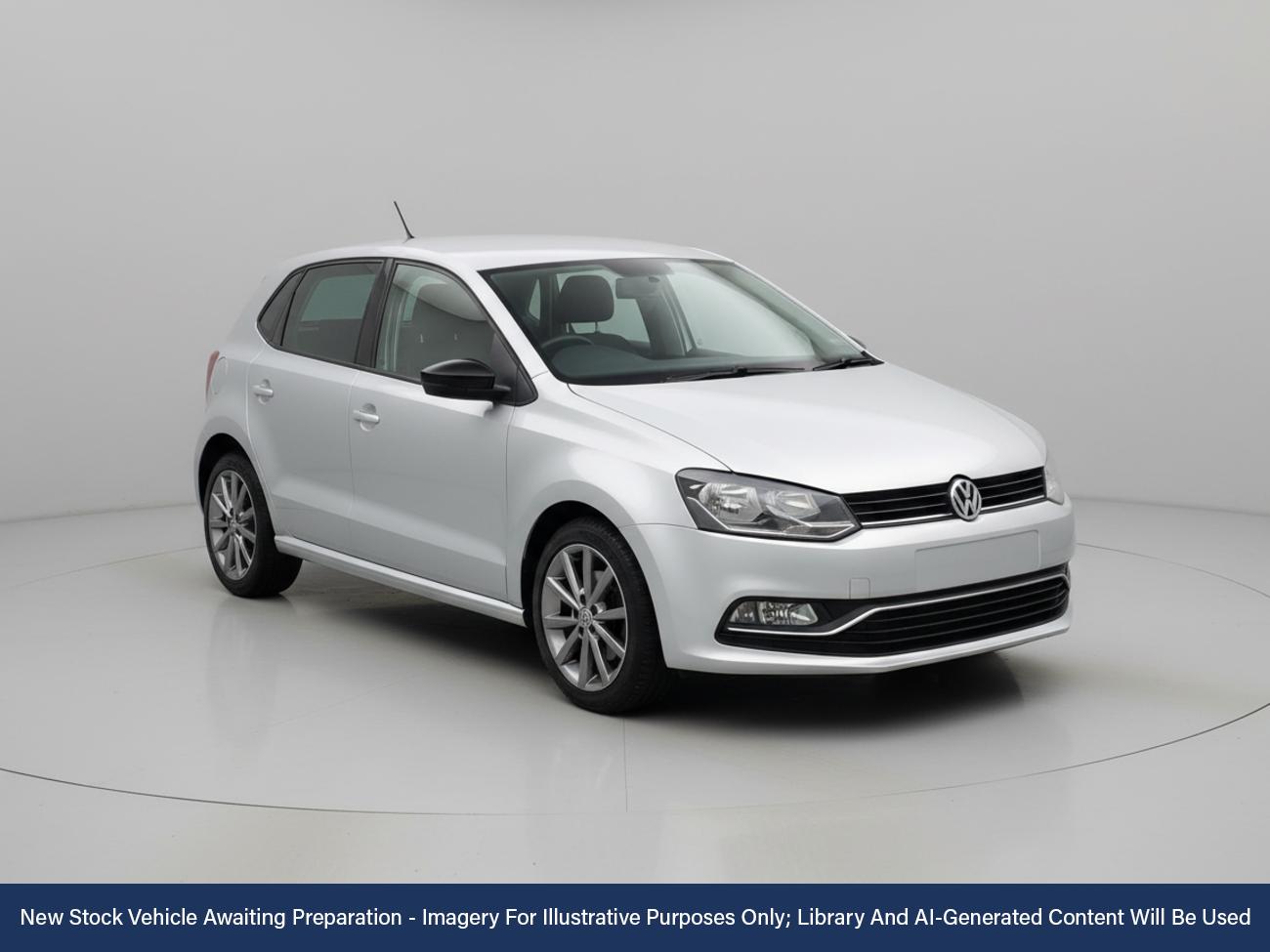 Used Volkswagen Polo 2015 for sale - 76718471: Photo 1