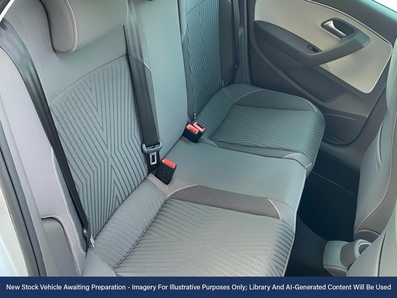 Used Volkswagen Polo 2015 for sale - 76718471: Photo 4