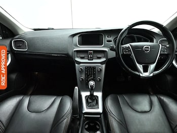 Used Volvo V40 2016 for sale - 78242406: Photo
