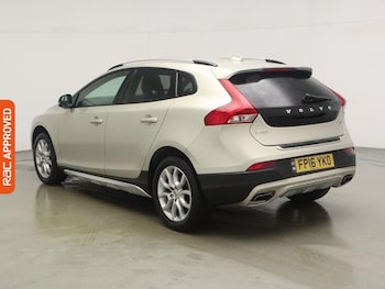 Used Volvo V40 2016 for sale - 78242406: Photo