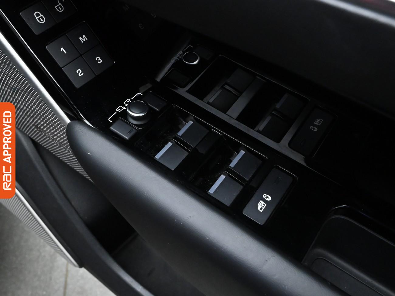 Used Land Rover Range Rover Velar 2020 for sale - 76649374: Photo 27