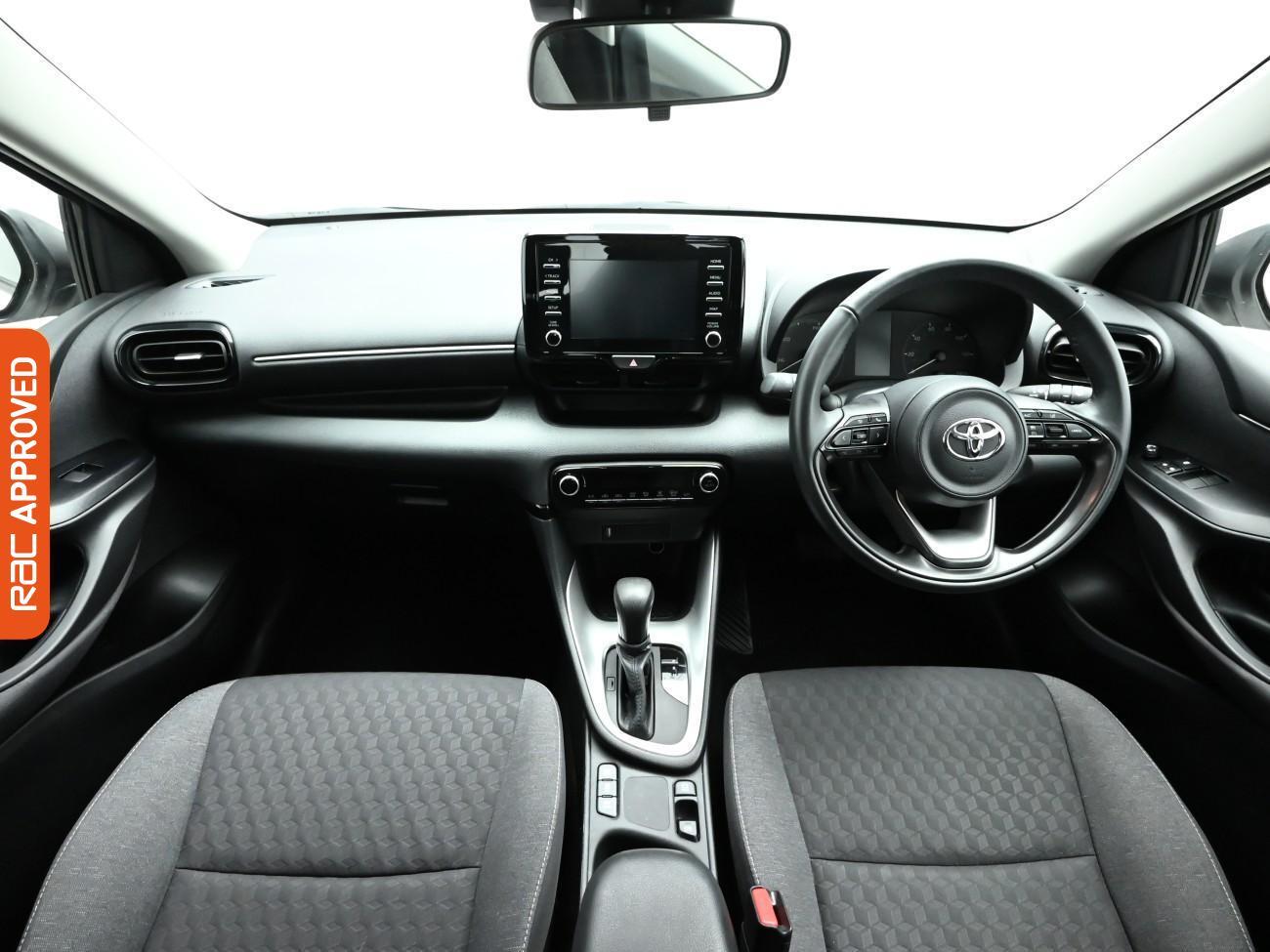 Used Toyota Yaris 2023 for sale - 76767740: Photo 2