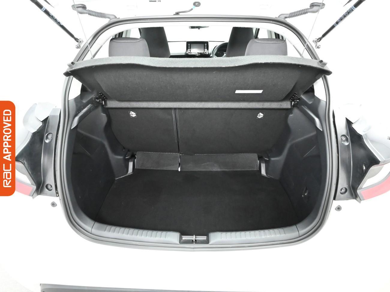 Used Toyota Yaris 2023 for sale - 76767740: Photo 24