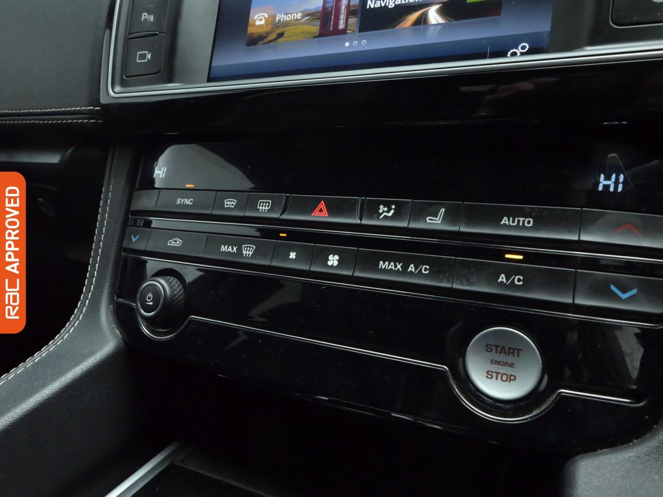 Used Jaguar F-Pace 2016 for sale - 76732533: Photo 19