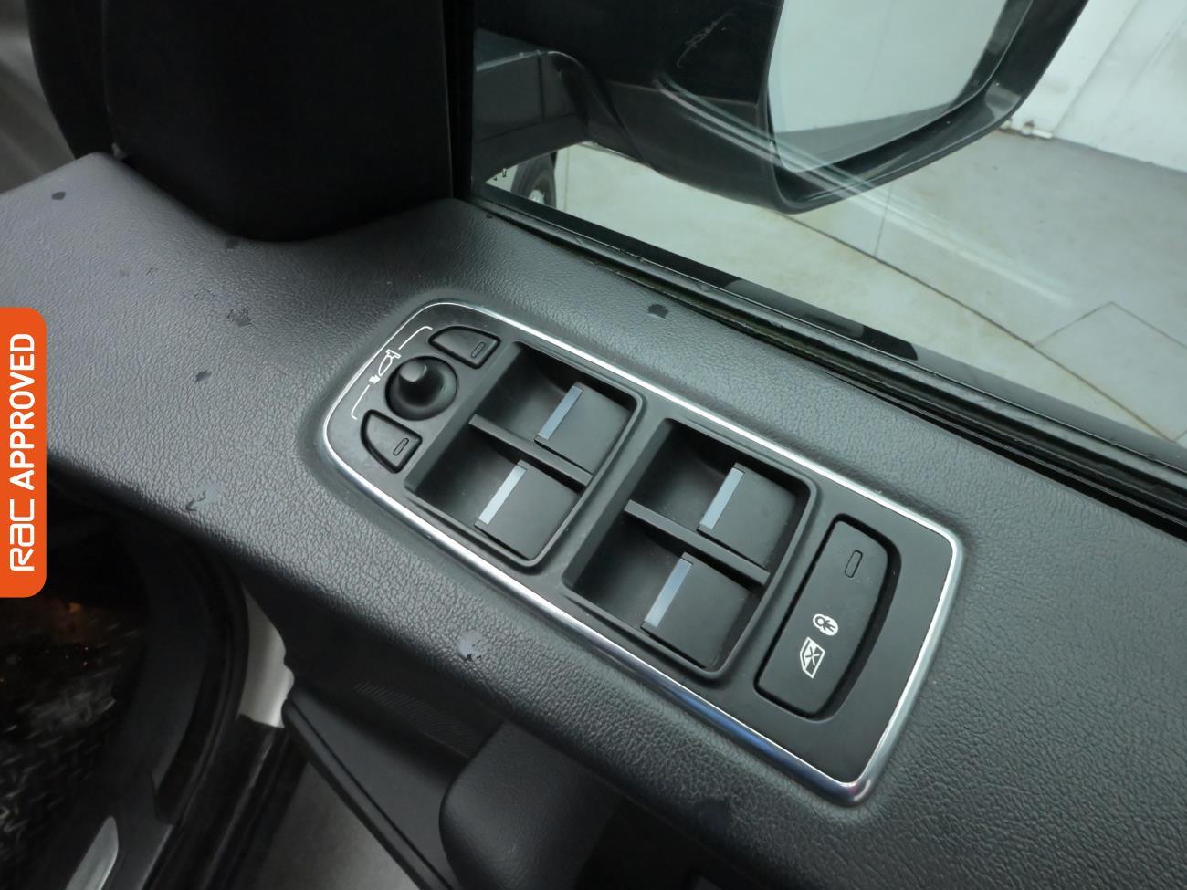 Used Jaguar F-Pace 2016 for sale - 76732533: Photo 26