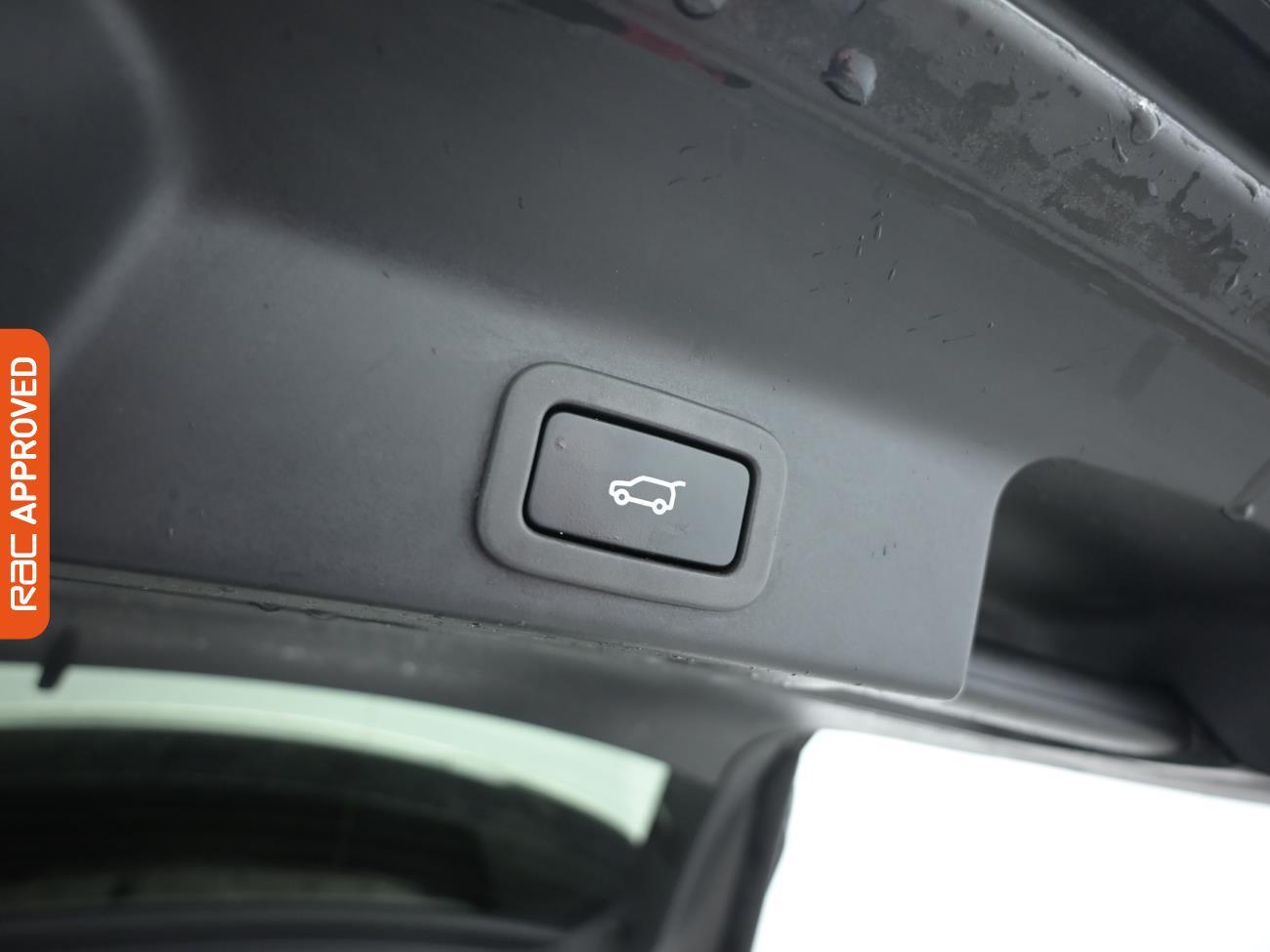 Used Jaguar F-Pace 2016 for sale - 76732533: Photo 28