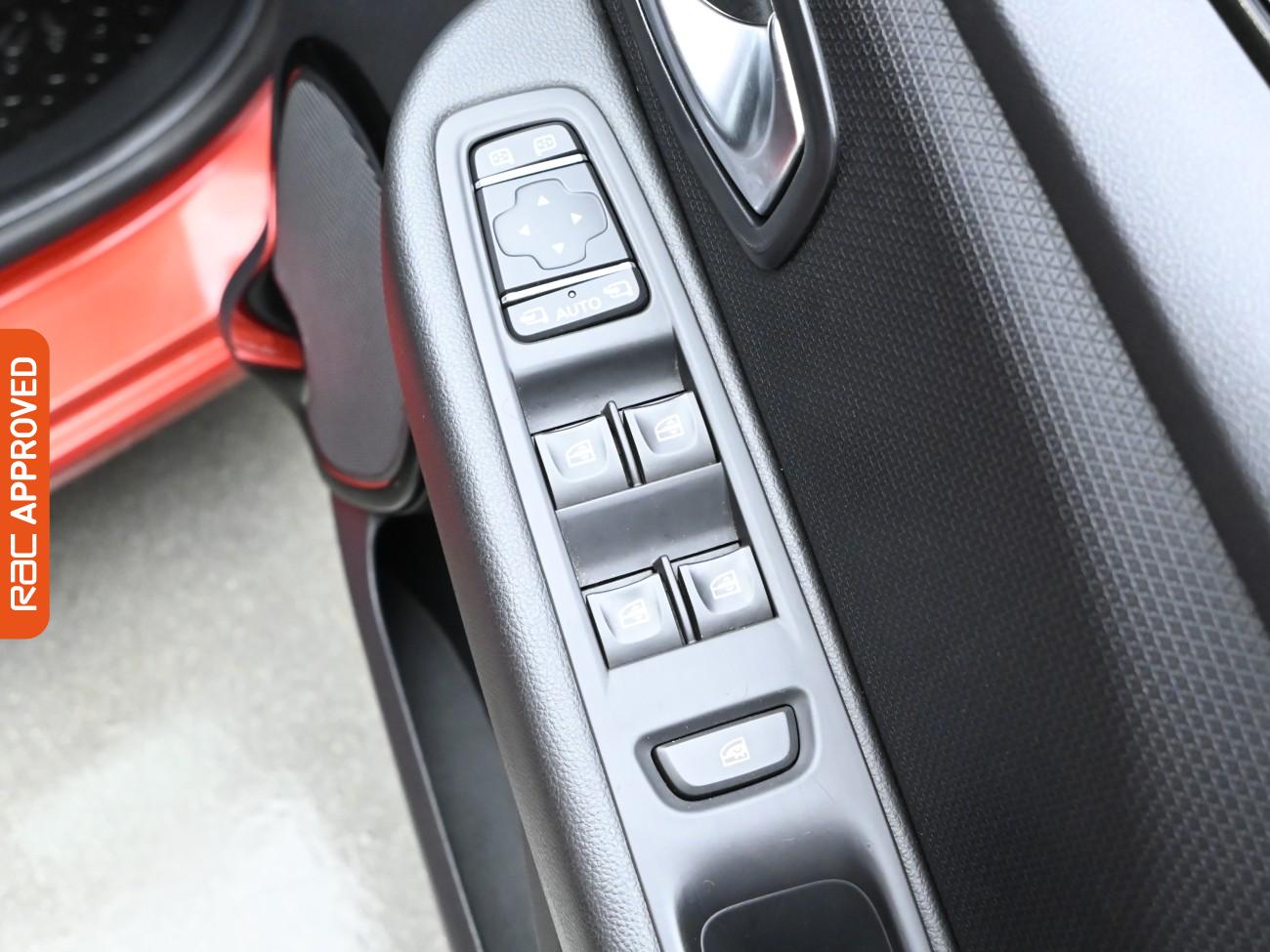 Used Renault Clio 2017 for sale - 76288224: Photo 23