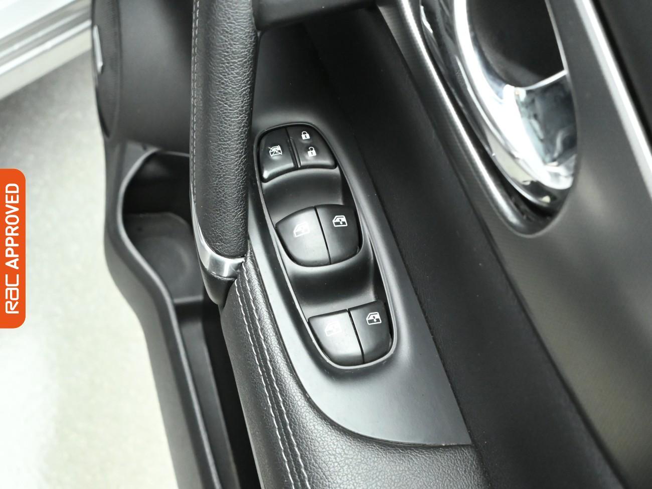 Used Nissan Qashqai 2017 for sale - 77147520: Photo 25