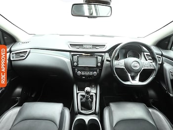 Used Nissan Qashqai 2017 for sale - 77147520: Photo