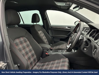 Used Volkswagen Golf 2017 for sale - 78534489: Photo