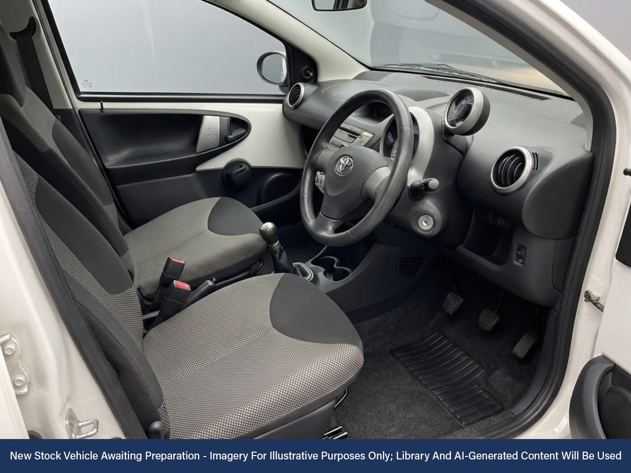 Used Toyota AYGO 2012 for sale - 77577660: Photo 3