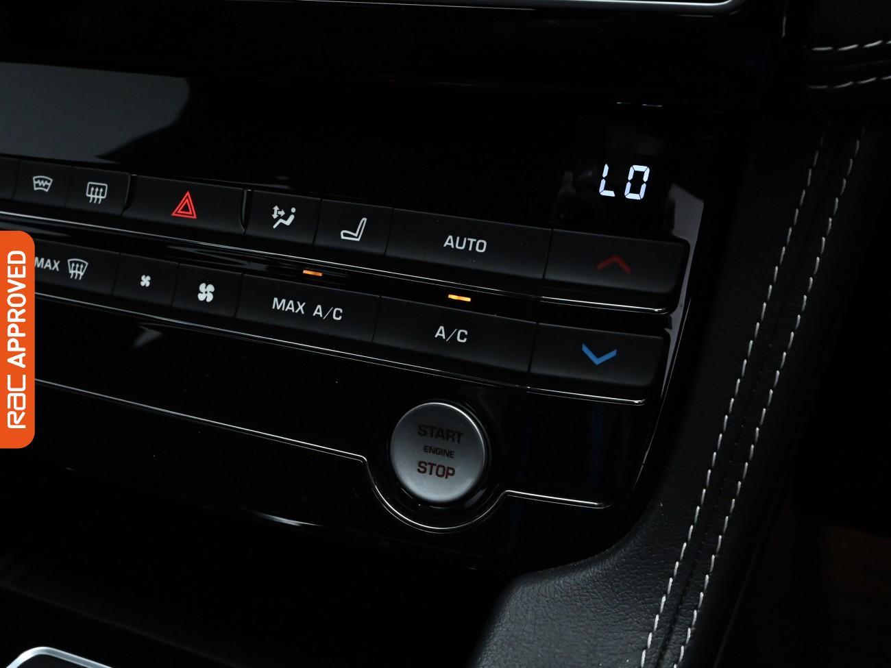 Used Jaguar F-Pace 2017 for sale - 76650556: Photo 17