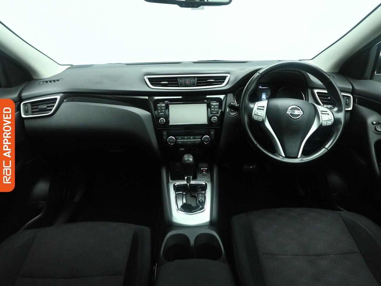 Used Nissan Qashqai 2015 for sale - 76919381: Photo 2