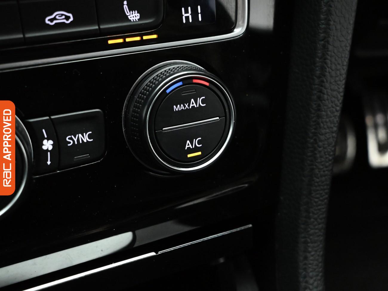 Used Volkswagen Golf 2017 for sale - 77703466: Photo 18