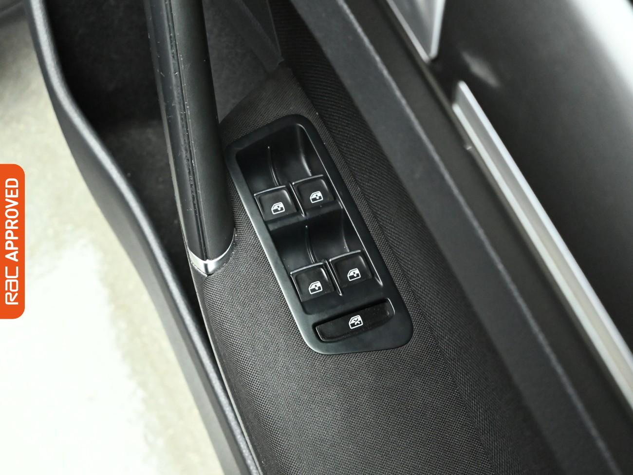 Used Volkswagen Golf 2017 for sale - 77703466: Photo 23