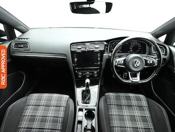 Used Volkswagen Golf 2017 for sale - 77703466: Photo