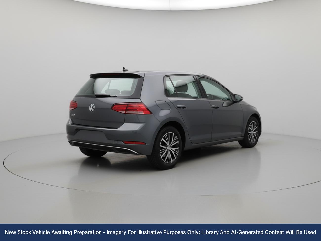 Used Volkswagen Golf 2017 for sale - 76553445: Photo 2