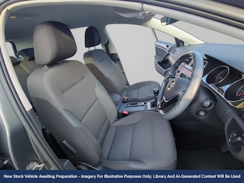 Used Volkswagen Golf 2017 for sale - 76553445: Photo