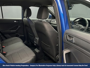 Used Volkswagen T-Roc 2021 for sale - 79295200: Photo