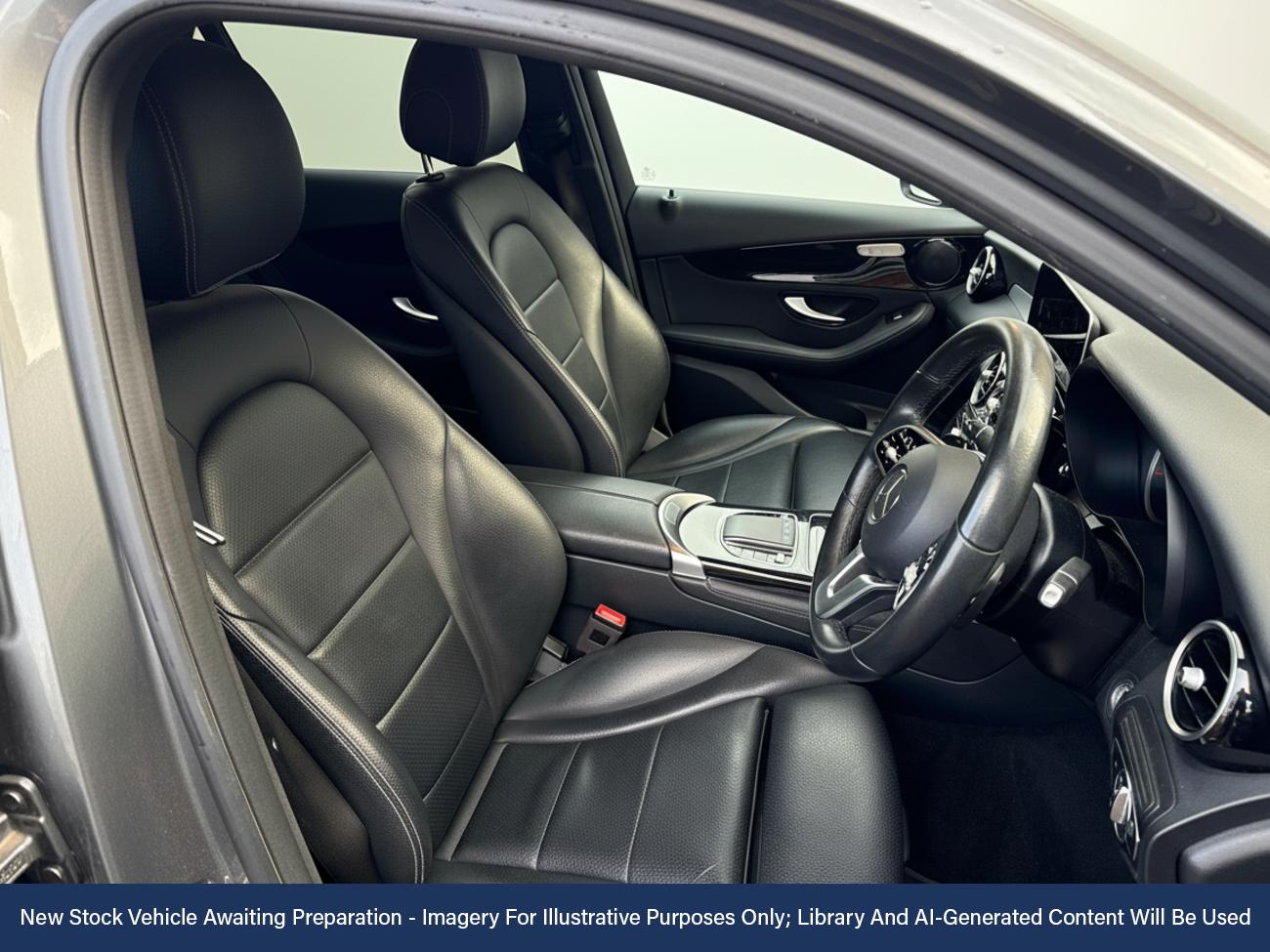 Used Mercedes-Benz GLC 2019 for sale - 76750799: Photo 3