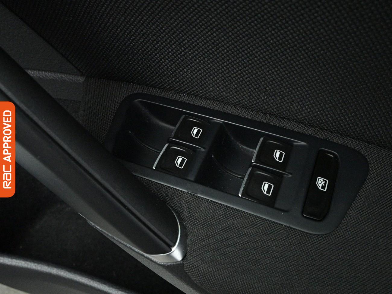 Used Volkswagen Golf 2016 for sale - 77981905: Photo 23