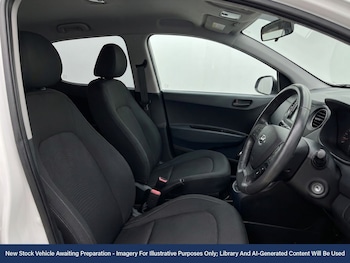 Used Hyundai i10 2019 for sale - 78512396: Photo