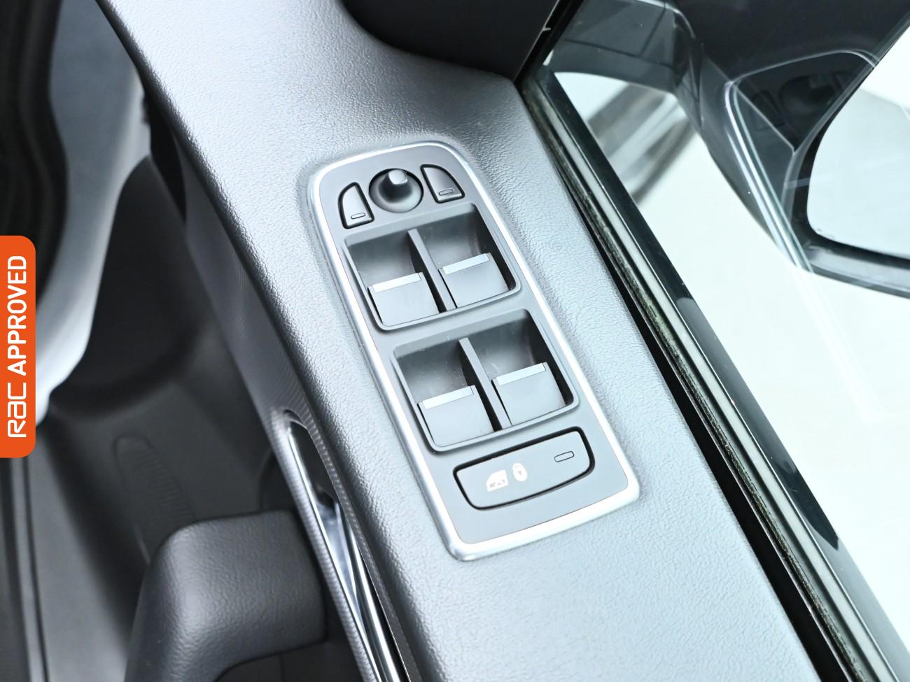 Used Jaguar F-Pace 2017 for sale - 76004987: Photo 25