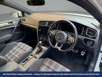 Used Volkswagen Golf 2017 for sale - 79097932: Photo