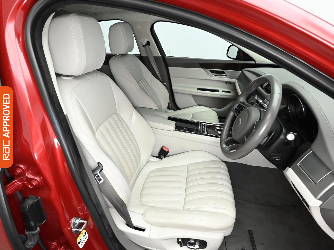 Used Jaguar XF 2018 for sale - 76553441: Photo 12