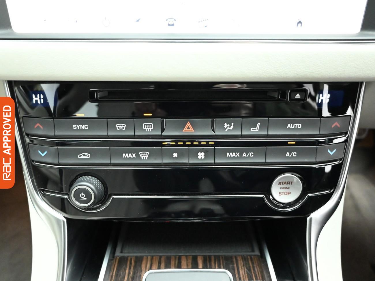 Used Jaguar XF 2018 for sale - 76553441: Photo 21