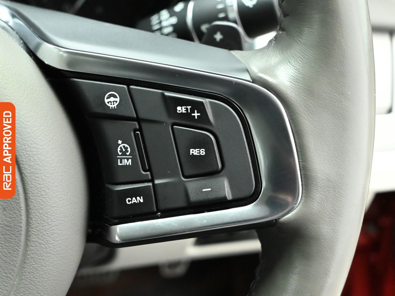 Used Jaguar XF 2018 for sale - 76553441: Photo 24