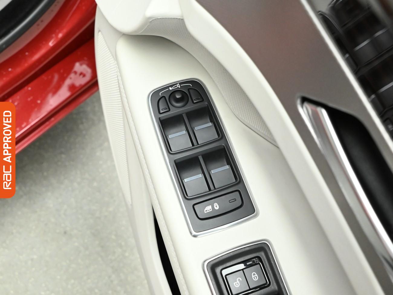 Used Jaguar XF 2018 for sale - 76553441: Photo 27