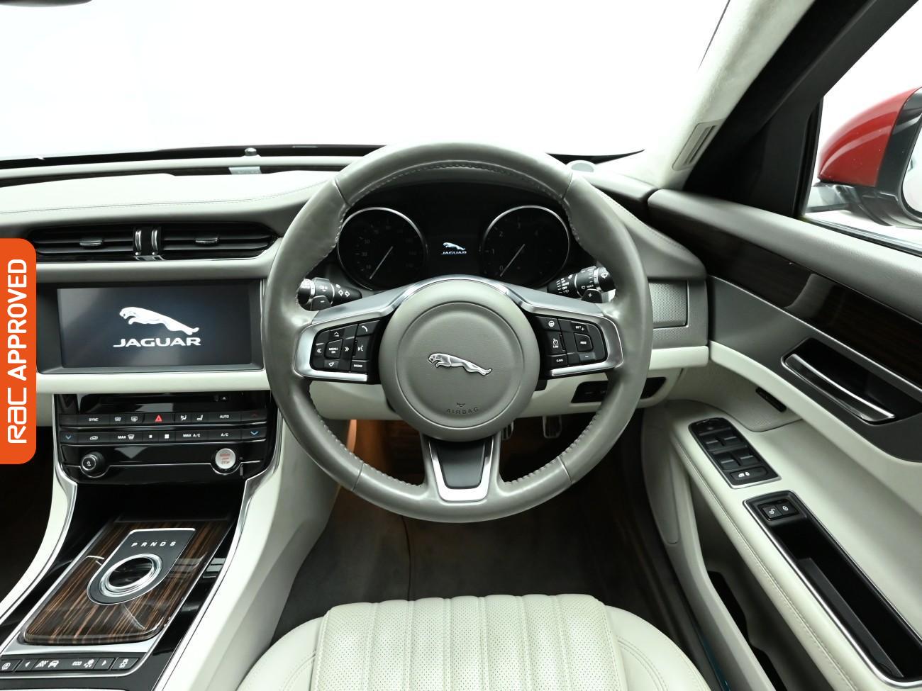 Used Jaguar XF 2018 for sale - 76553441: Photo 9