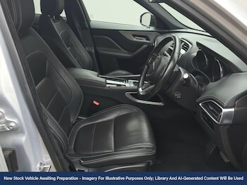 Used Jaguar F-Pace 2018 for sale - 76540982: Photo