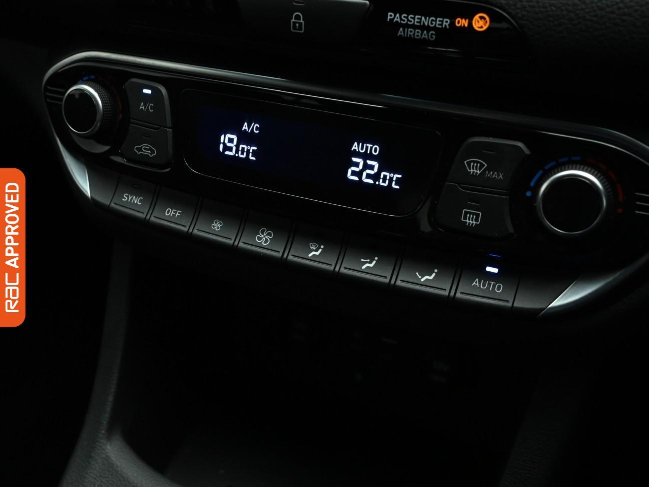 Used Hyundai i30 2018 for sale - 77557419: Photo 14