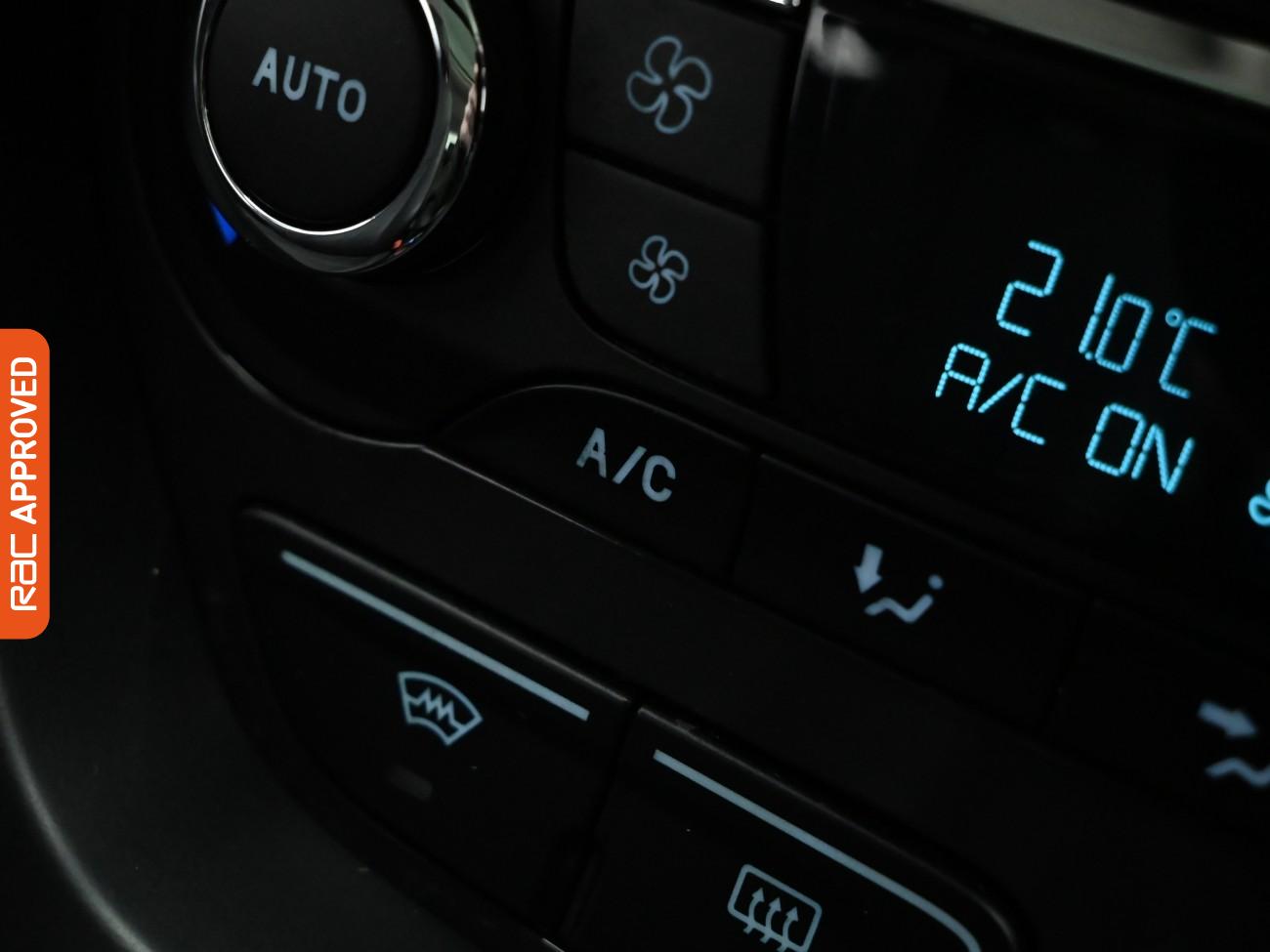 Used Ford Kuga 2015 for sale - 76435938: Photo 17