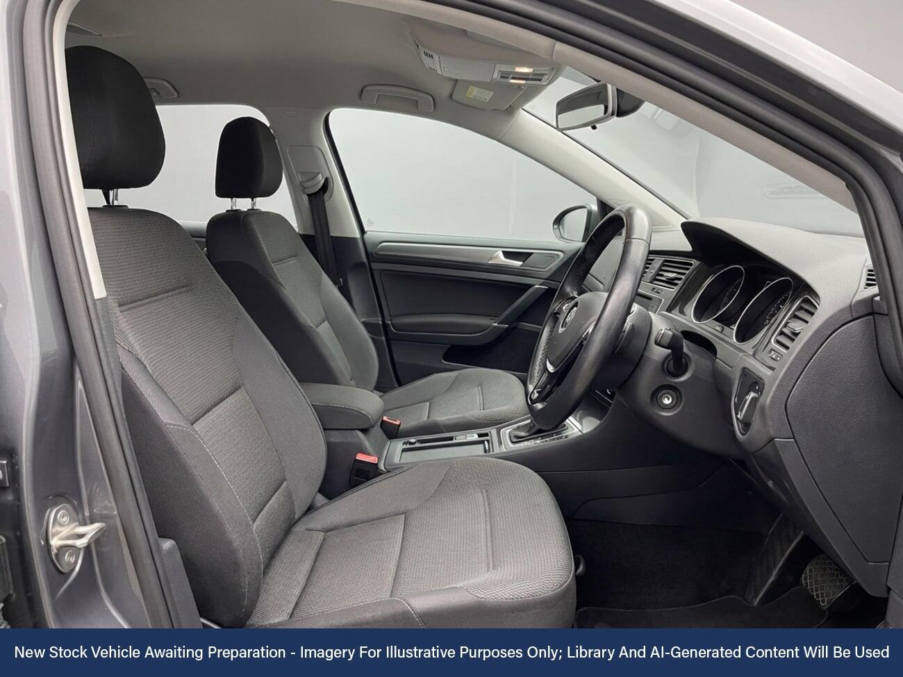 Used Volkswagen Golf 2017 for sale - 77872593: Photo 3