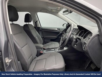 Used Volkswagen Golf 2017 for sale - 77872593: Photo