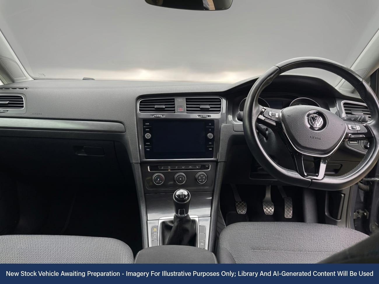 Used Volkswagen Golf 2017 for sale - 77872593: Photo 6