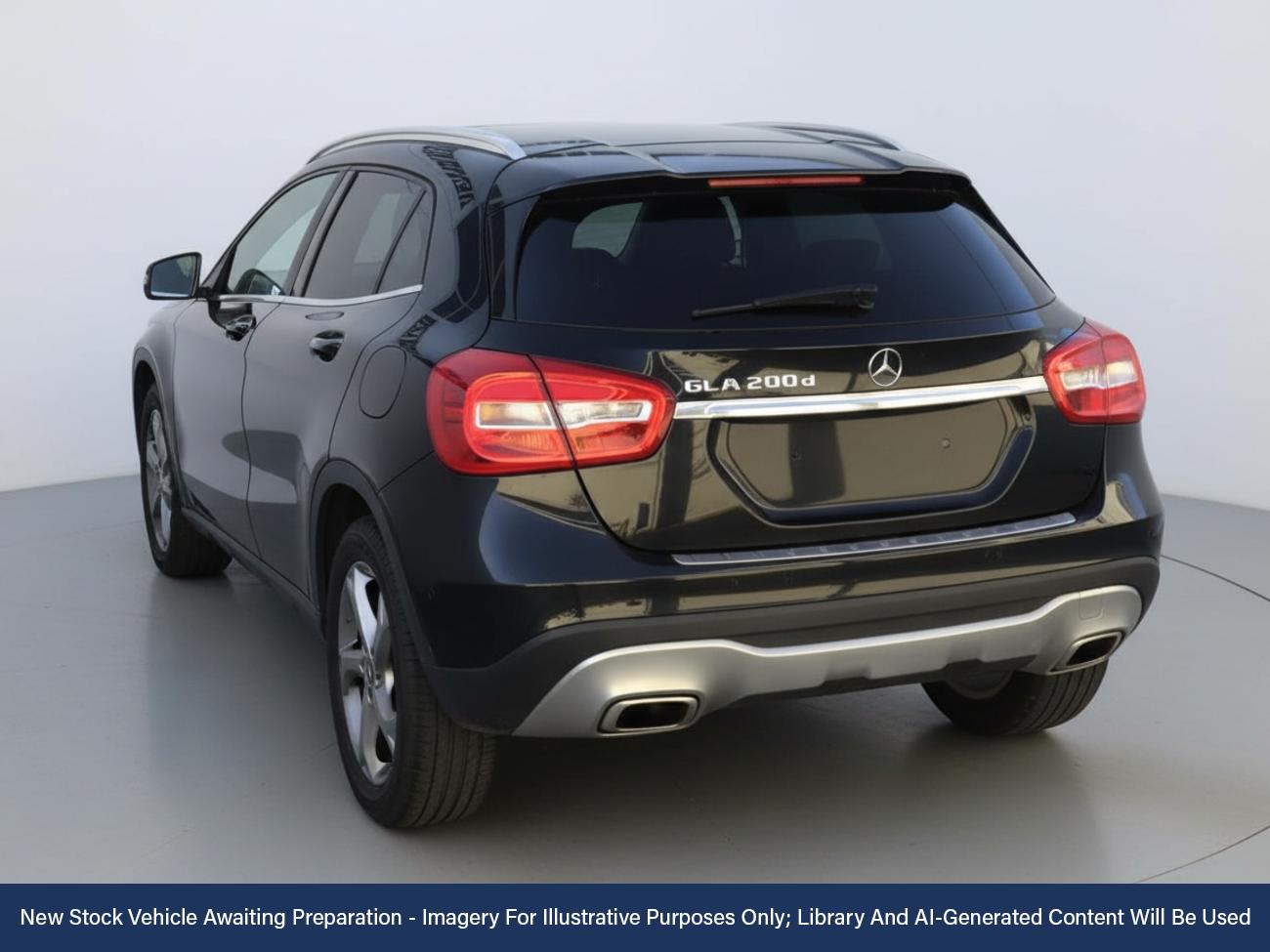 Used Mercedes-Benz GLA 2018 for sale - 76718475: Photo 2