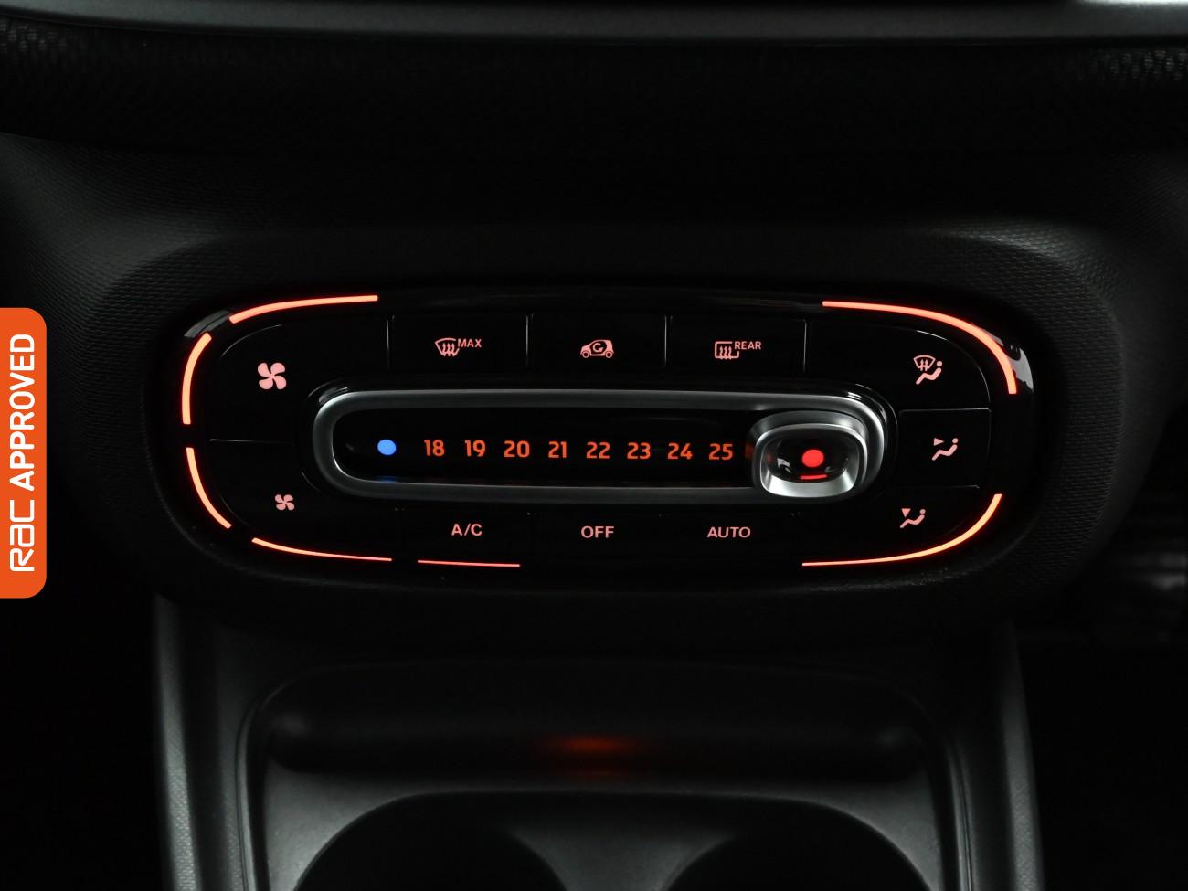 Used smart fortwo 2017 for sale - 76462239: Photo 16