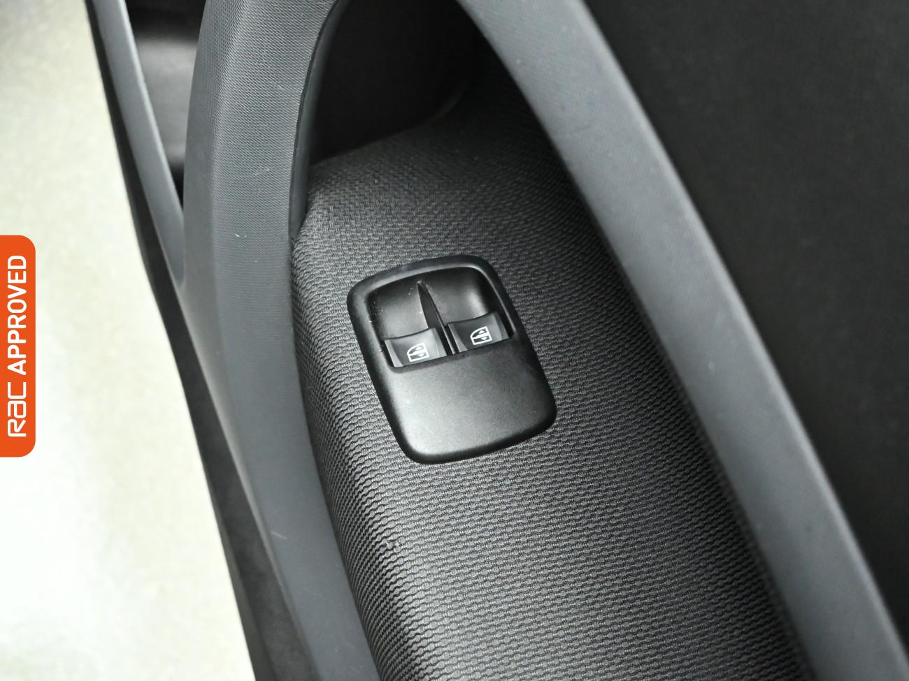 Used smart fortwo 2017 for sale - 76462239: Photo 25