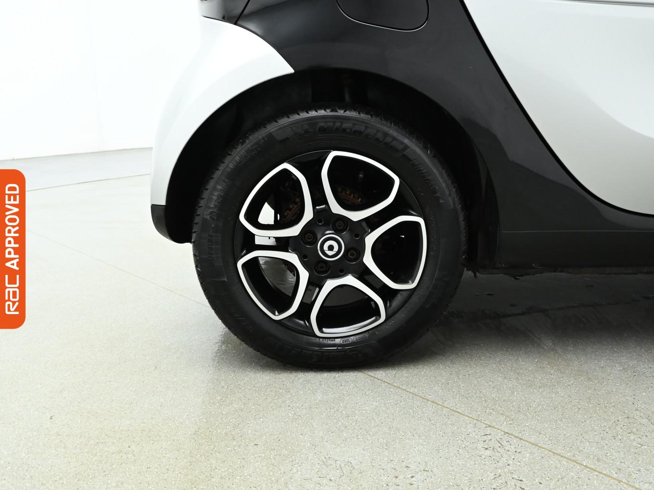 Used smart fortwo 2017 for sale - 76462239: Photo 27