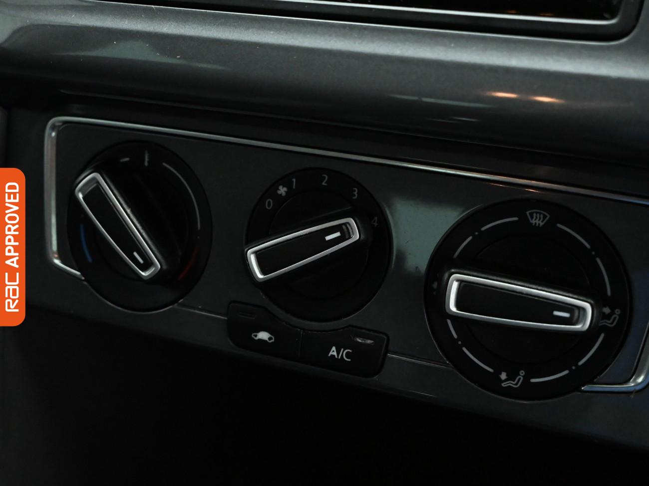 Used Volkswagen Polo 2015 for sale - 77703394: Photo 23