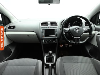 Used Volkswagen Polo 2015 for sale - 77703394: Photo