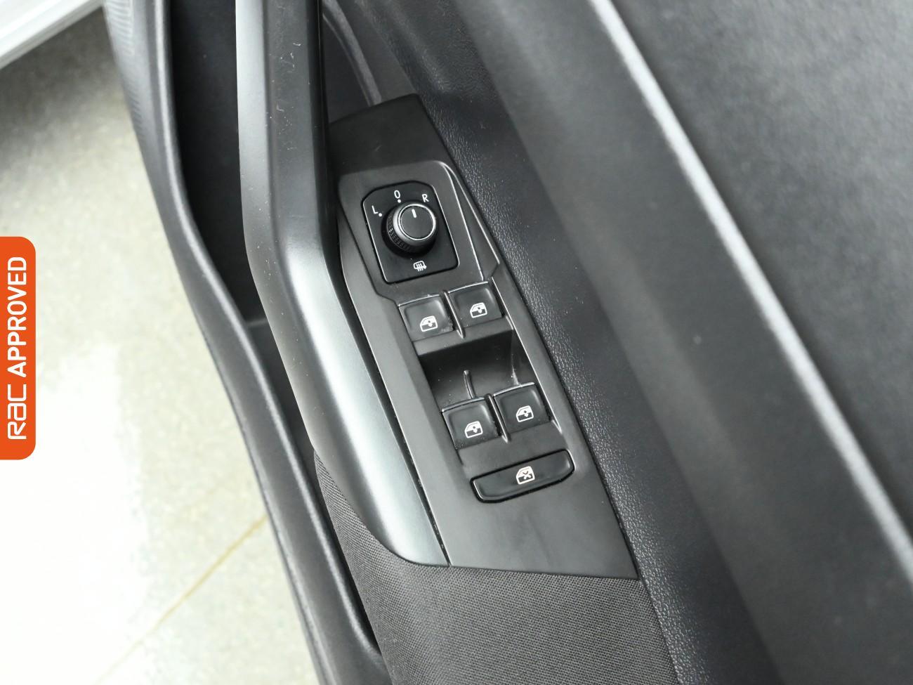 Used Volkswagen Polo 2018 for sale - 77483304: Photo 23