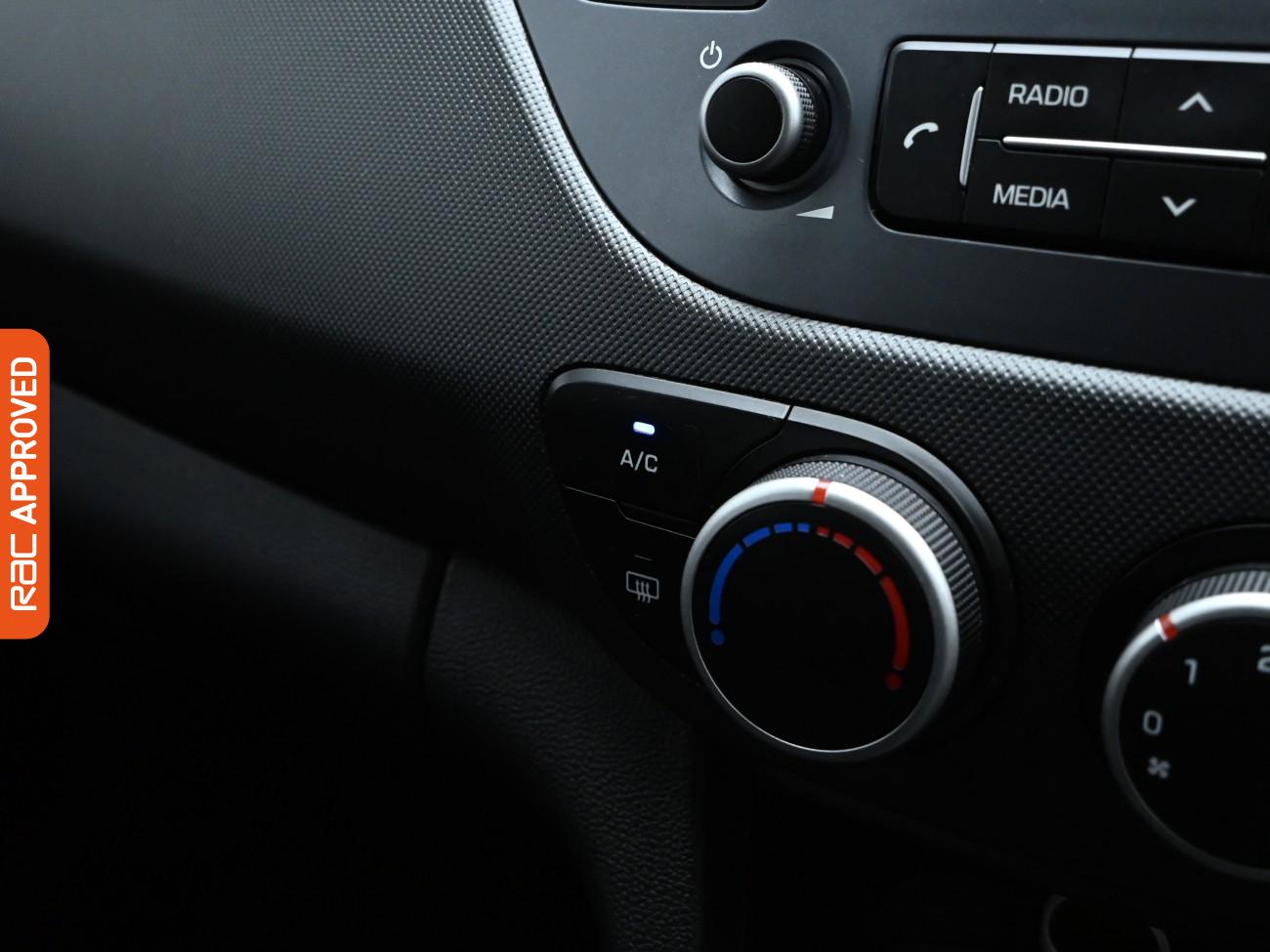 Used Hyundai i10 2020 for sale - 76288241: Photo 17