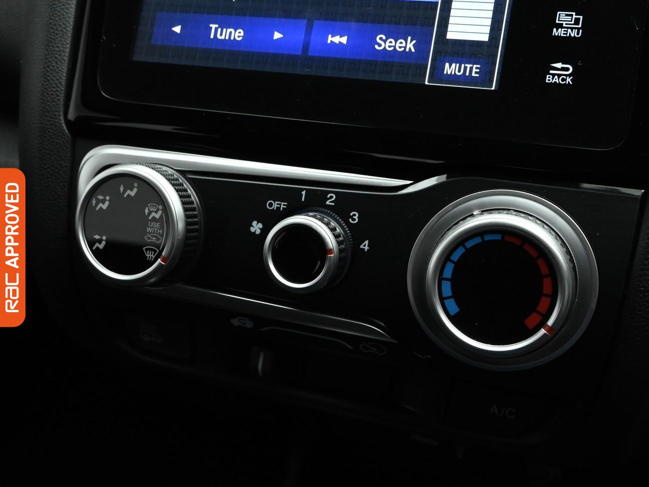 Used Honda Jazz 2017 for sale - 76961695: Photo 15