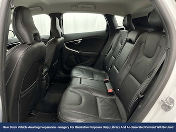 Used Volvo V40 2017 for sale - 77649307: Photo