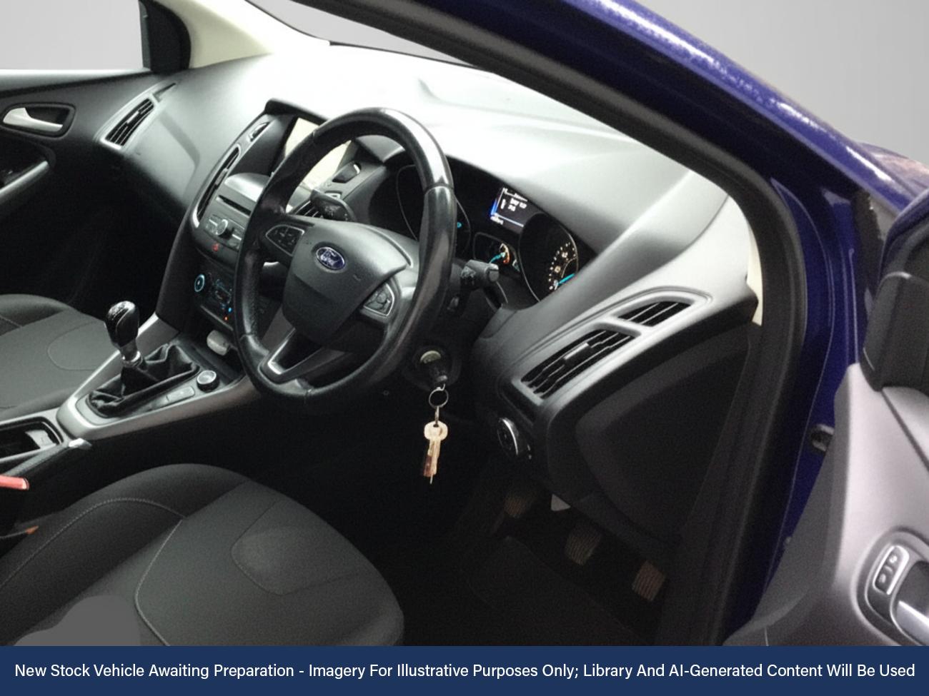 Used Ford Focus 2015 for sale - 76576199: Photo 3